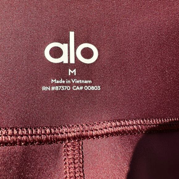 ALO Yoga Cherry cola leggings airlift - Picture 7 of 16